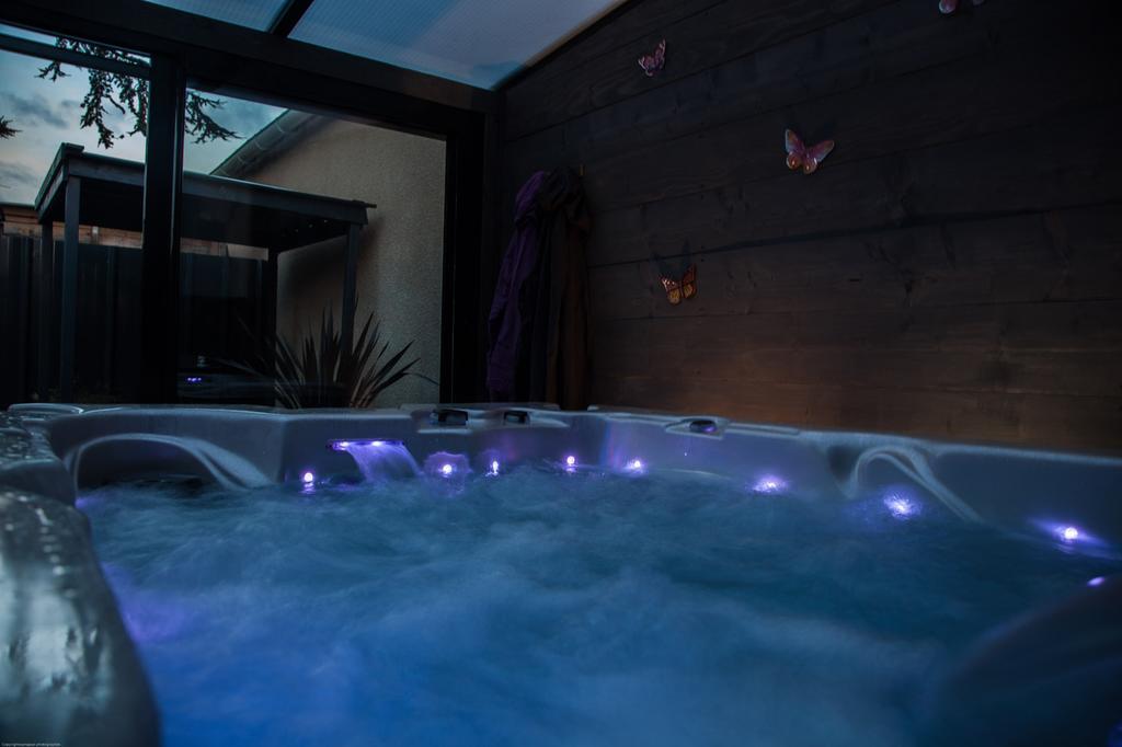 Spa Privatif Toulouse Jacuzzi Villa Aucamville Exterior photo